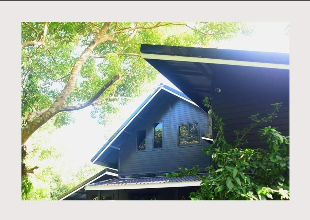 לינה וארוחת בוקר לאן סאקה The Creek Haus מראה חיצוני תמונה