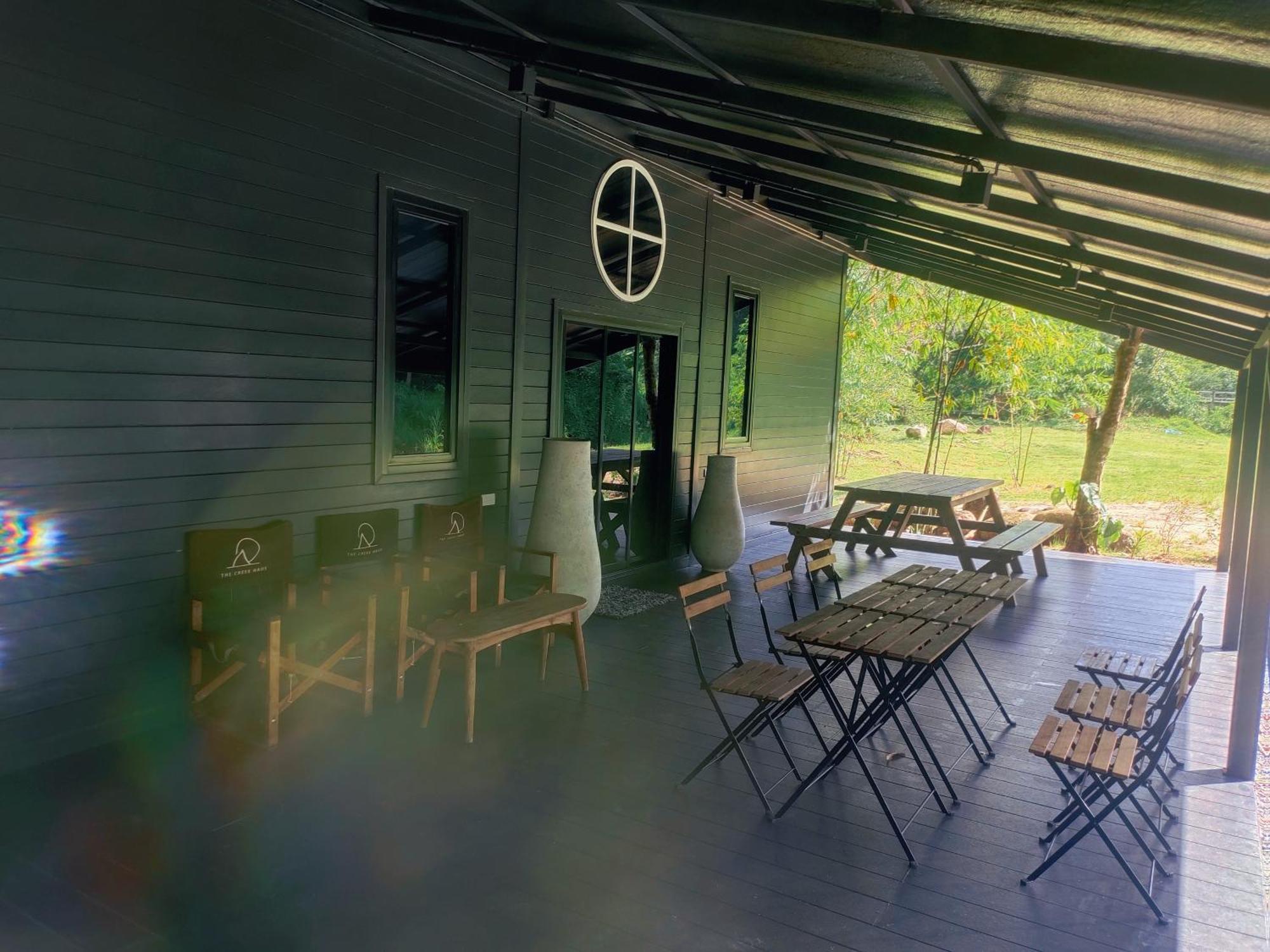 לינה וארוחת בוקר לאן סאקה The Creek Haus מראה חיצוני תמונה