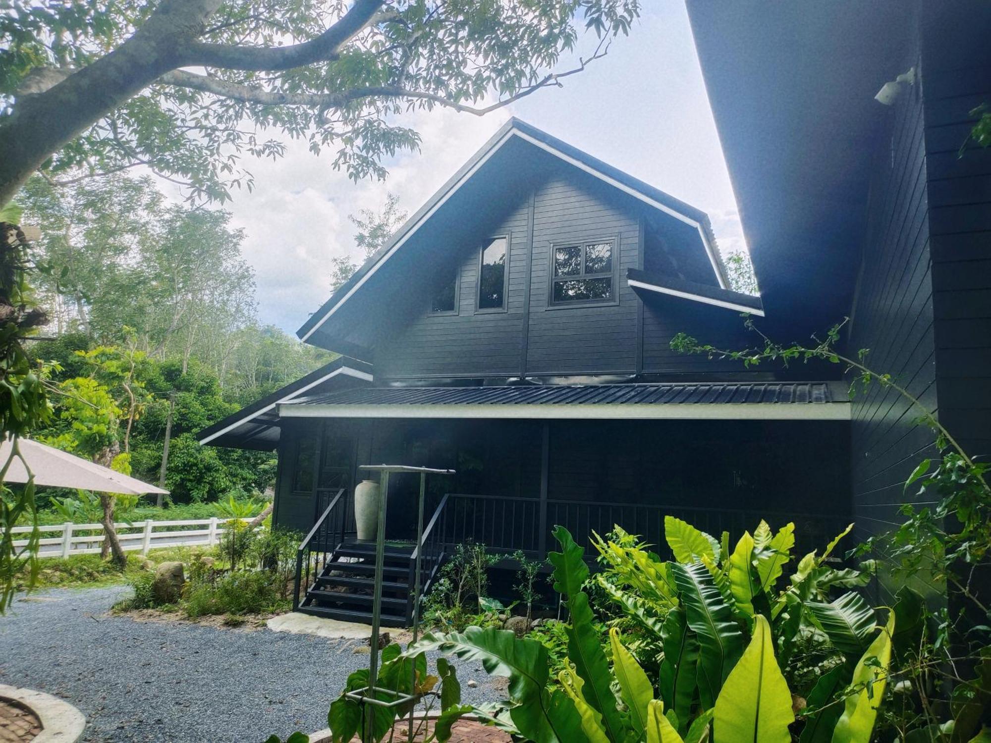 לינה וארוחת בוקר לאן סאקה The Creek Haus מראה חיצוני תמונה